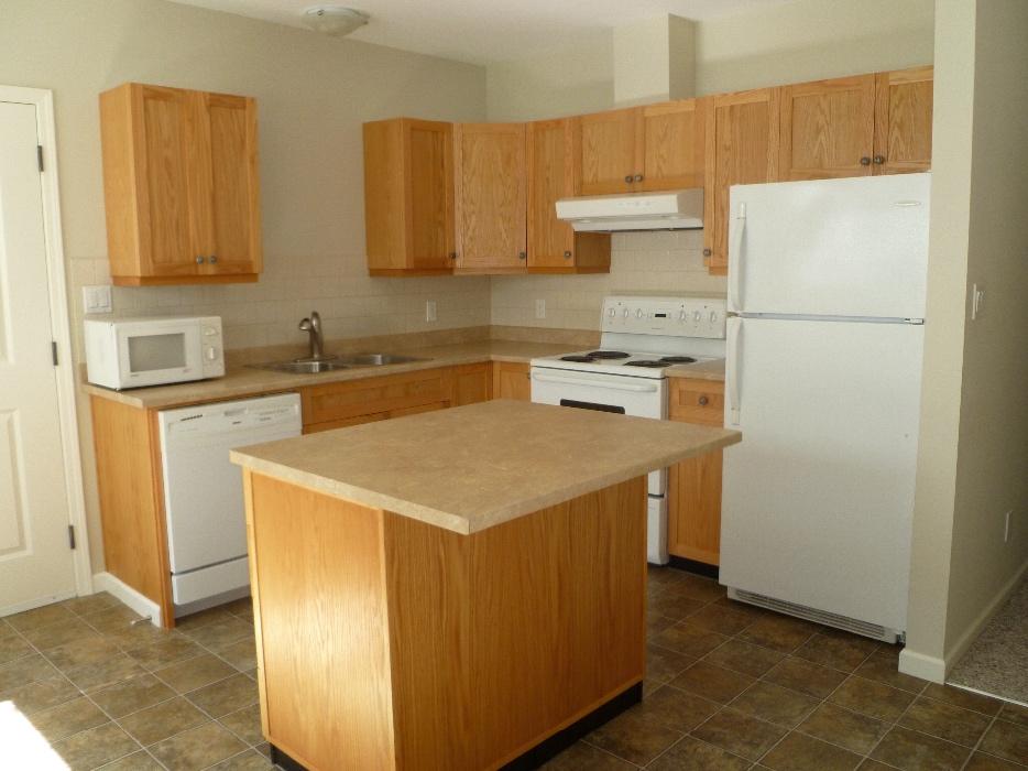 Brentwood Bay 2 bedroom suite available February 1st display photo