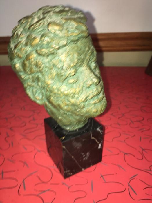 JFK bust display photo