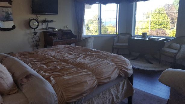 Monthly/Weekly<>GORGEOUS Ocean View KING Suite near Victoria/Sidney image 2