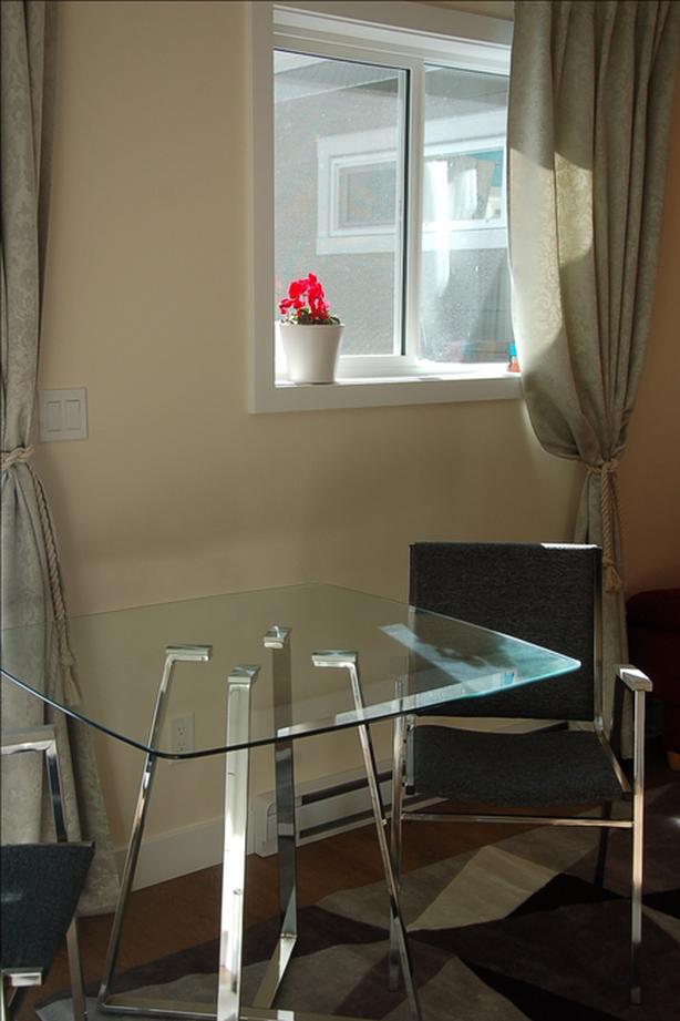 bachelor studio image 6