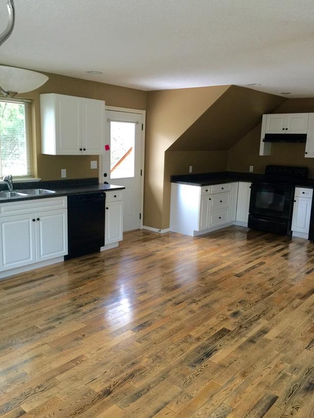 Great Location for Airport Commuters image 3