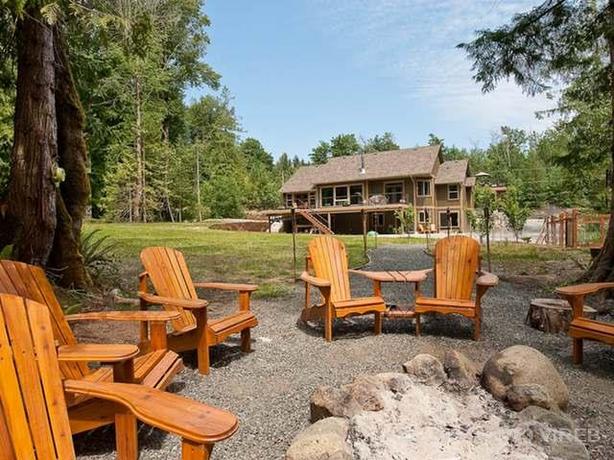 Great Location for Airport Commuters image 7