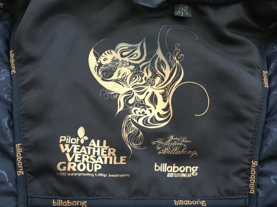 Women's snow jacket Billabong display photo