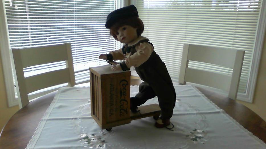 Allberon and Franklin mint display photo