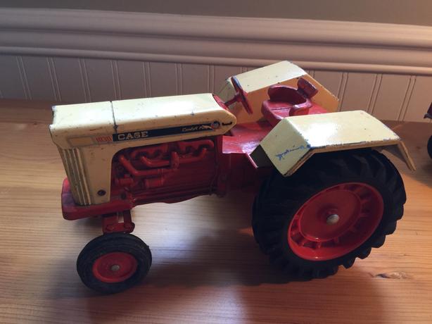 1960’S 4-PIECE 1/16 ERTL CASE TRACTOR AND ACCESSORIES image 2