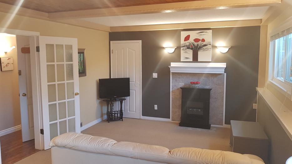 INCLUSIVE! Near Dwntwn Langford on Quiet Cul de Sac, Near Trails! display photo