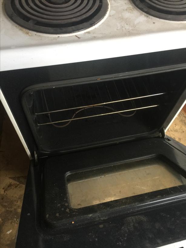 Roper electric range stove with oven image 3