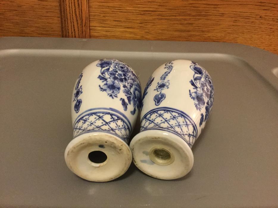 Vintage LARGE **  ASIAN ORIENTAL Porcelain  * SALT & PEPPER SHAKERS * BEAUTIFUL display photo