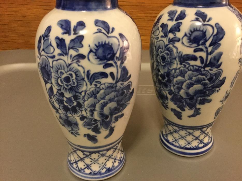Vintage LARGE **  ASIAN ORIENTAL Porcelain  * SALT & PEPPER SHAKERS * BEAUTIFUL display photo