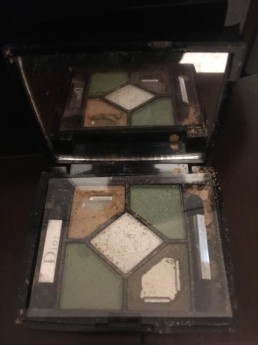 HUGELY REDUCED!  80% OFF EYESHADOW PALETTE display photo