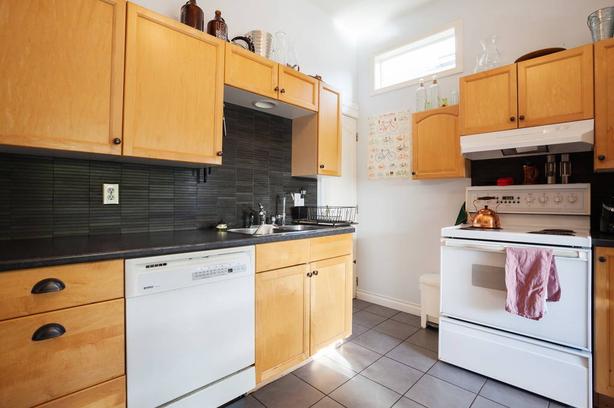 Short term or Long term ENTIRE HOUSE - DOG FRIENDLY image 5