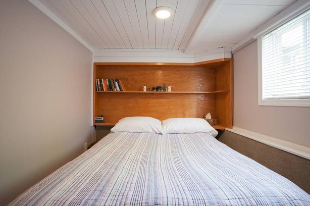 Short term or Long term ENTIRE HOUSE - DOG FRIENDLY image 6