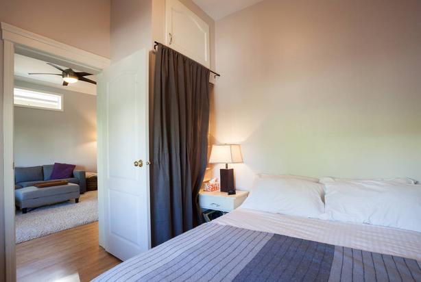 Short term or Long term ENTIRE HOUSE - DOG FRIENDLY image 8