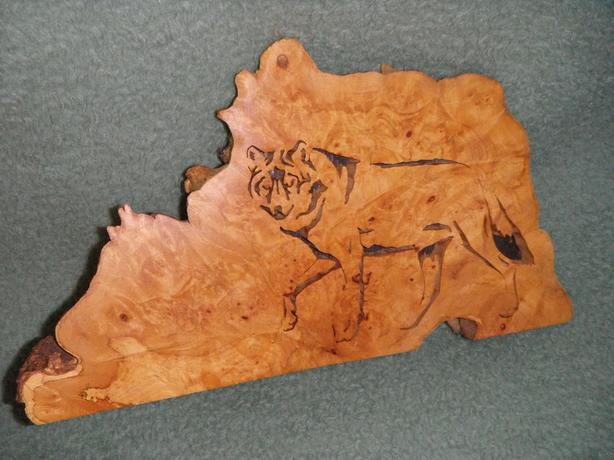 Fretsawed Wolf Carving image 1