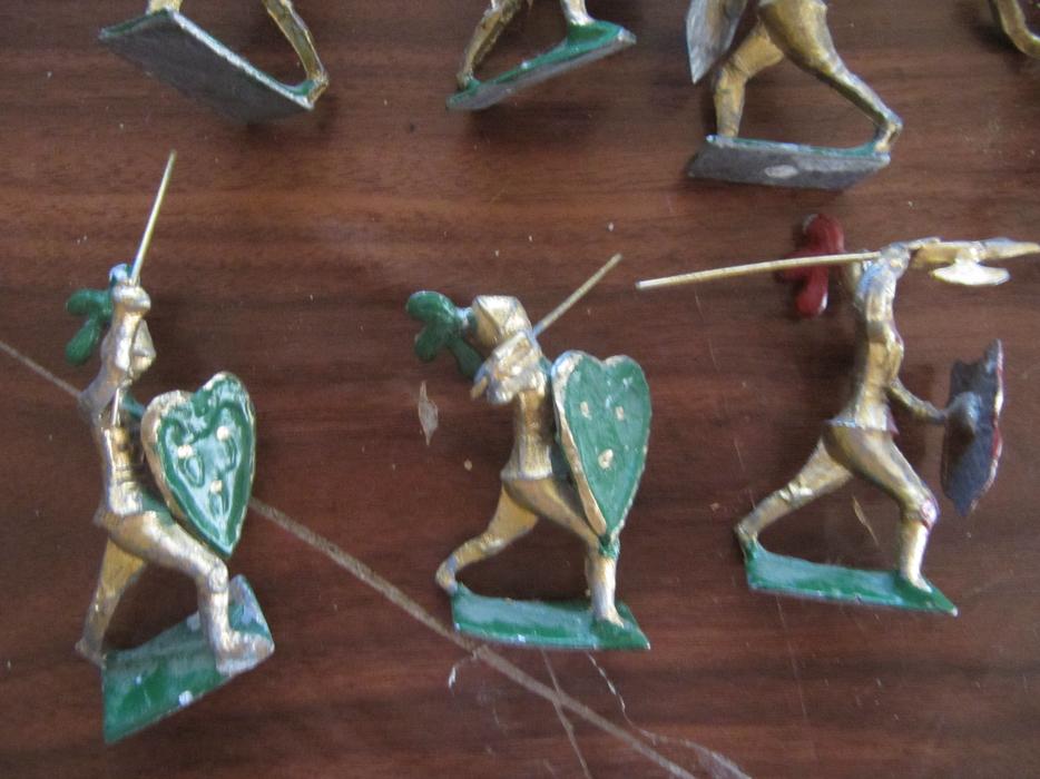ELEVEN Lead Medieval Knights. display photo
