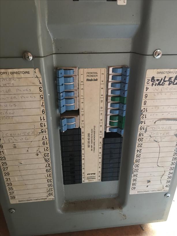 200 amp Federal pioneer panel image 1