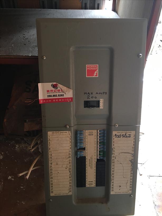 200 amp Federal pioneer panel image 2
