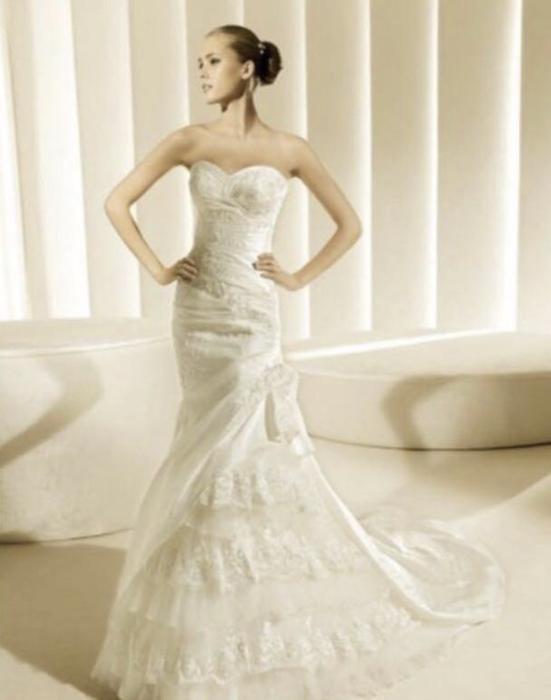 La Sposa Madeira Wedding Dress Size 6 display photo