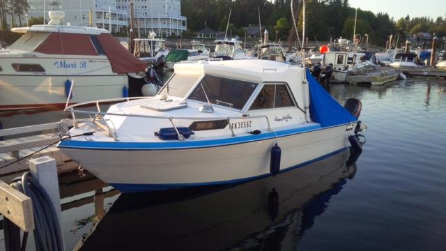 1984 KC Thermoglass Cuddy Cabin display photo