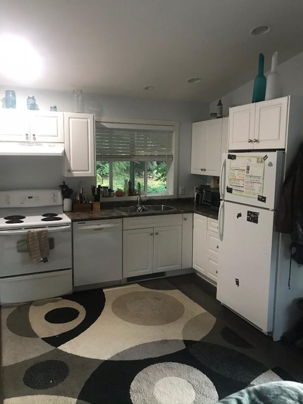 Carriage  House for Rent in Shawnigan Lake - April 15th. image 2