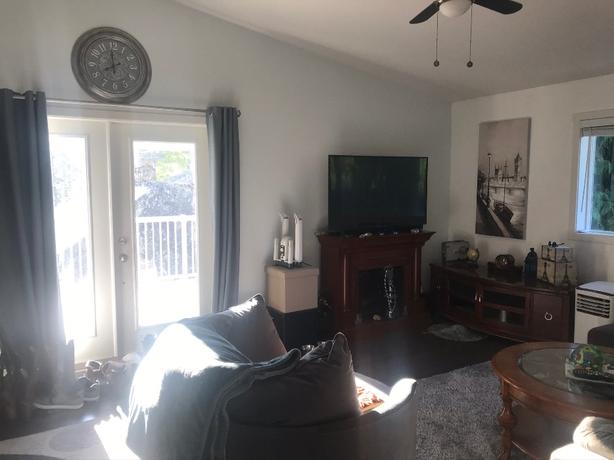 Carriage  House for Rent in Shawnigan Lake - April 15th. image 8