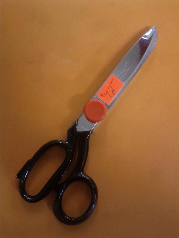 Adjustable Sewing Scissors image 1