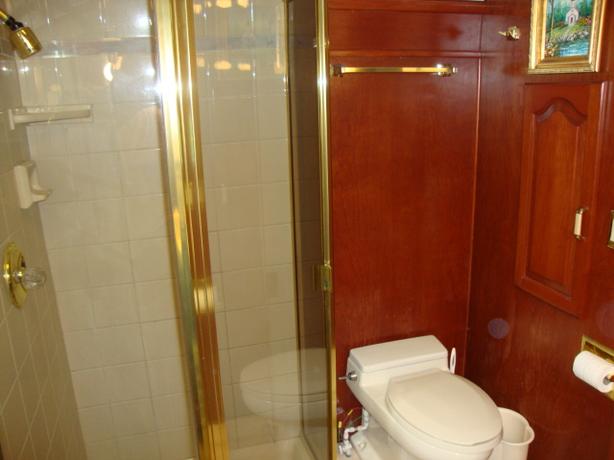 1965/2000 SILVER EAGLE BUS CONVERSION image 7