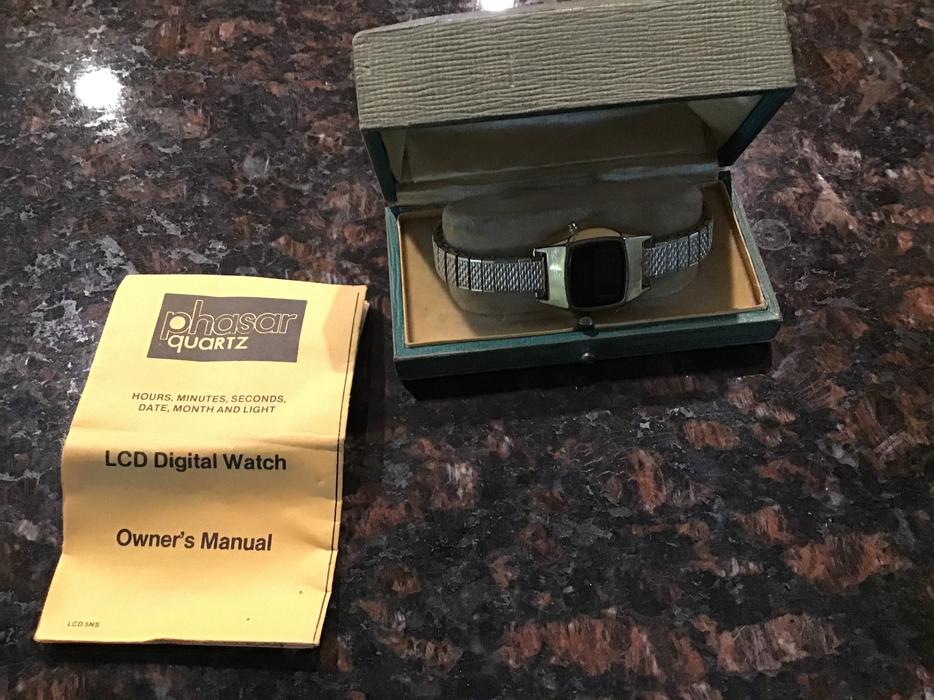 PHASAR QUARTZ LCD DIGITAL WATCH display photo