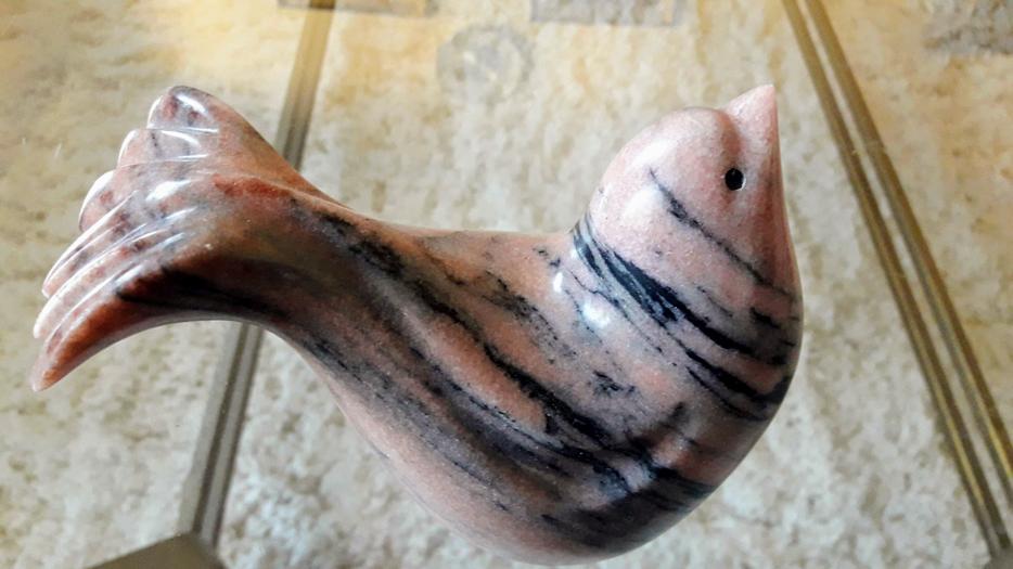 MARBLE PINK STONE CARVED BIRD DOVE display photo