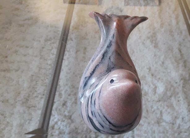MARBLE PINK STONE CARVED BIRD DOVE image 2