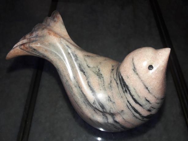MARBLE PINK STONE CARVED BIRD DOVE image 3