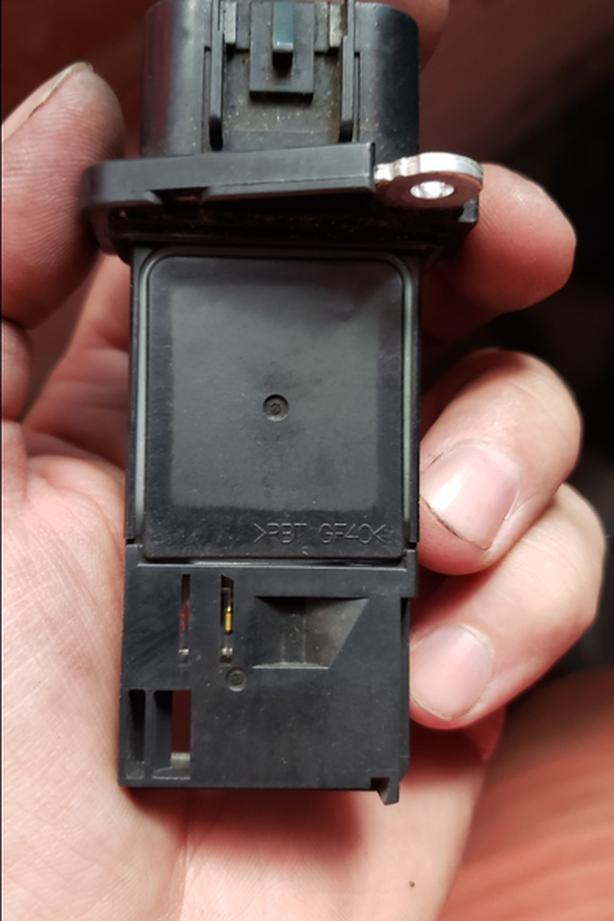 Working General Motors Mass Air Flow sensor 15865791 image 1