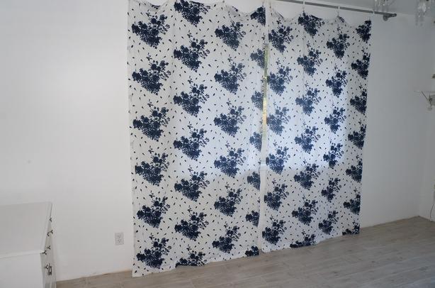 Curtains %100 cotton Pair in Perfect condition image 2