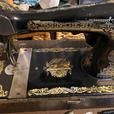 Vintage Singer sewing machine thumbnail image 6