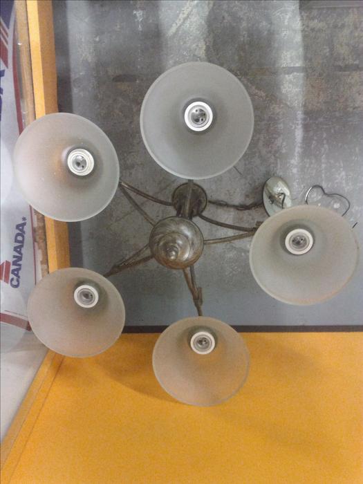 Chandelier display photo
