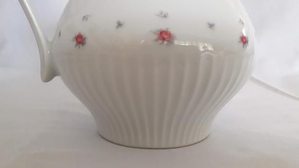 JL Menau Graf Von Henneberg Pitcher Rose Swag Garland image 2