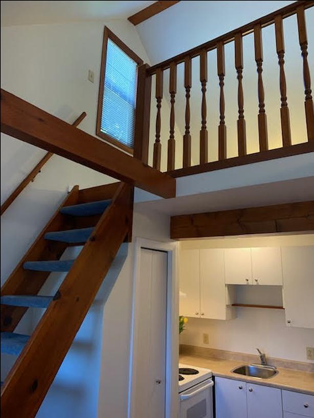 Private, quiet one-bedroom suite (Camosun College Lansdowne) image 2