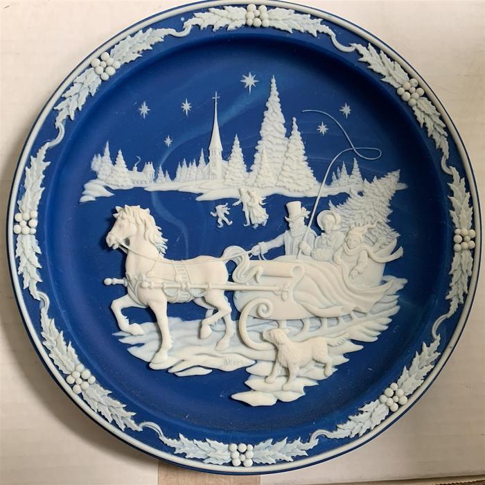 Vintage Collectable Plate "Home with the Tree" display photo