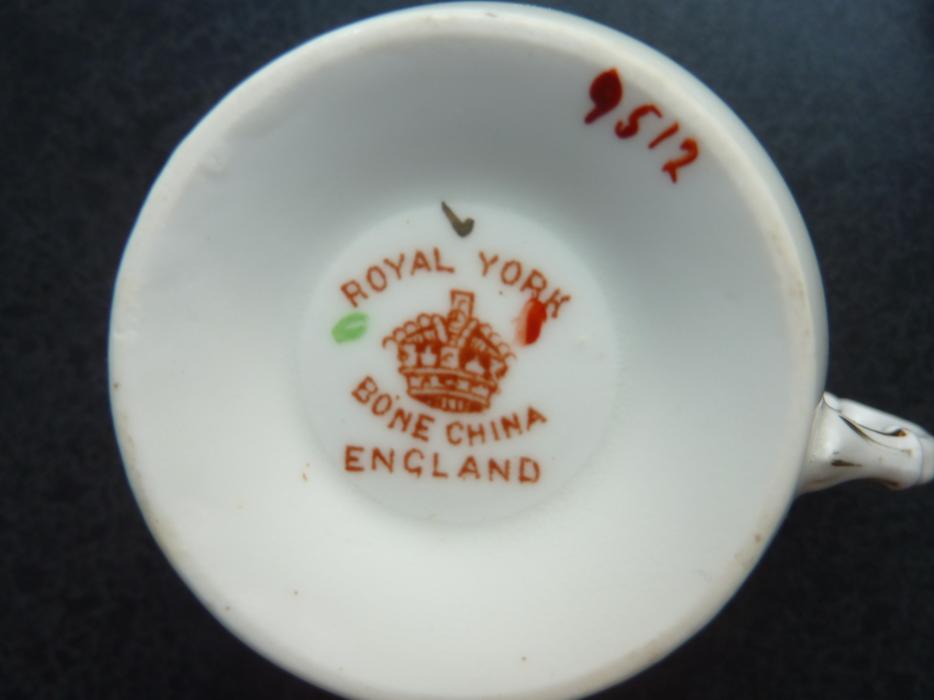 Royal York Bone China Cup & Saucer #9512 display photo