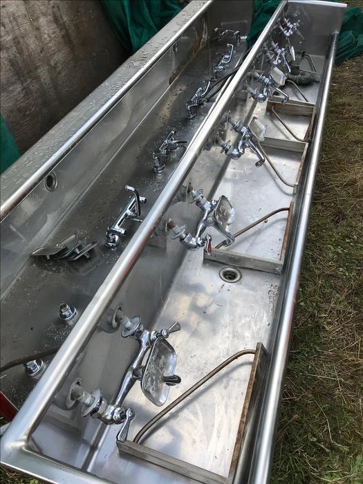 Long Stainless sinks display photo