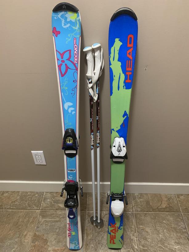 Children's Skiis and Boots image 1