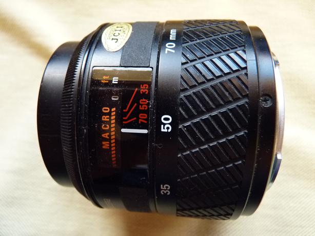 Yashica Koycera AF 35-70mm 3.3-4.5 digital camera lens image 2