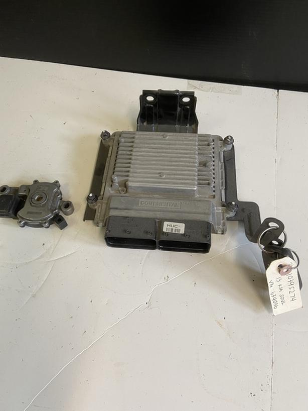 2013 Kia Soul Intake Manifold and AC Compressor plus ECM image 3