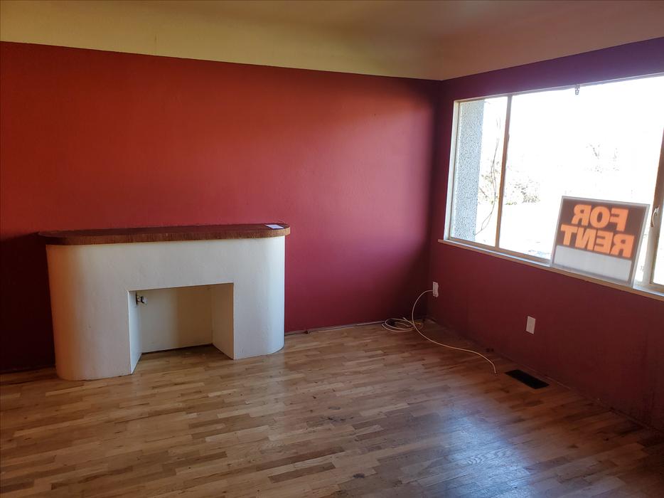 1111 Empress  ESSENTIALLY A HOUSE-2 BDRM WITH PRIVATE YARD display photo