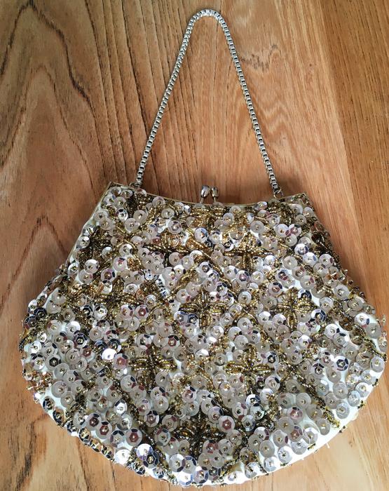 Vintage Du Val beaded and sequin clutch purse display photo