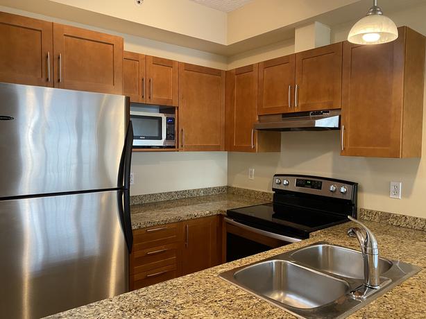 827 Fairfield Road - Top Floor Condo in City Place image 4