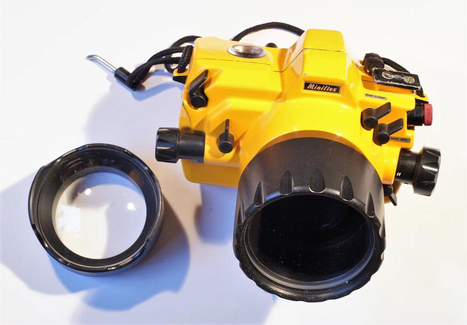 Complete Package of Analogue Underwater Photo Equipment display photo