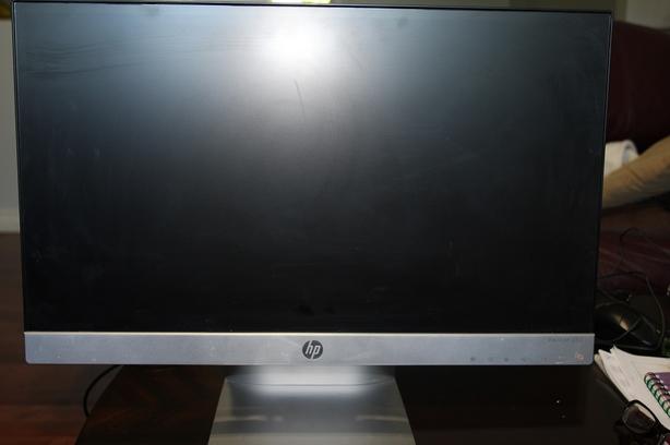 HP Pavilion 23xi 23-Inch Screen LED-lit Monitor image 1