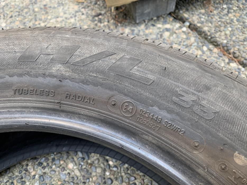 1 X single 235/55/18 Bridgestone Dueler H/L 33 with 85% tread display photo