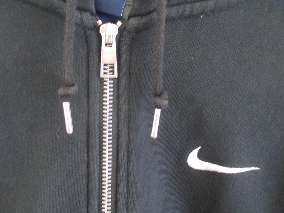 Men Black Nike Hooded Sweatshirt display photo